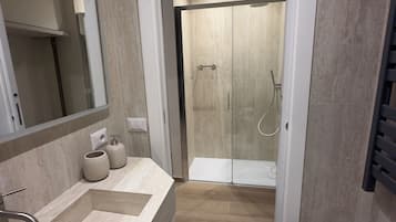 Luxury Suite, Executive Level | Bathroom