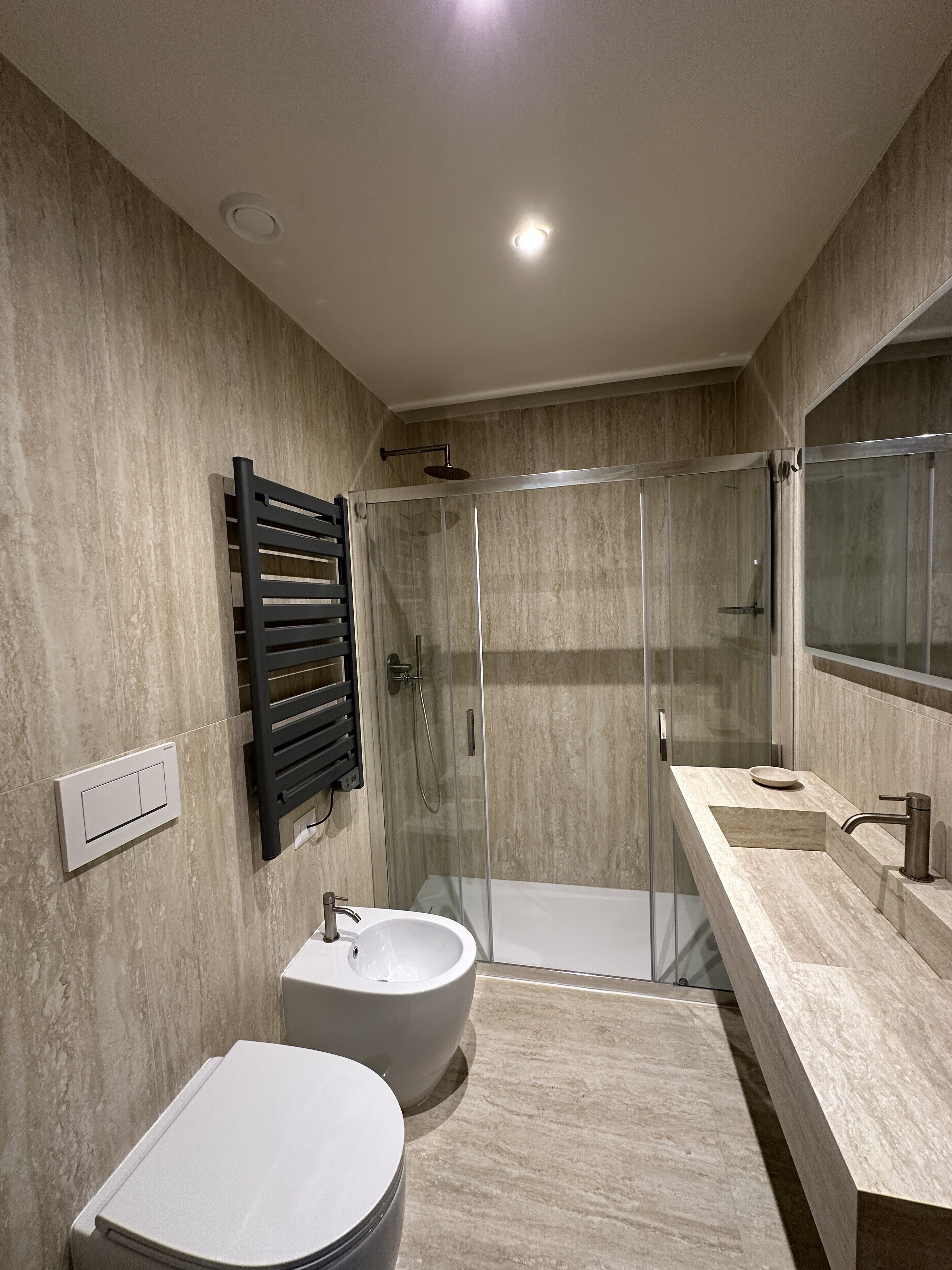 Comfort Quadruple Room, Non Smoking, Courtyard View | Bathroom | Shower, hair dryer, towels, soap