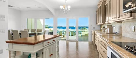 House, Multiple Beds (Buena Vida 23) | Private kitchen