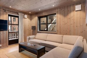 TV, fireplace - Trysiltunet 28A by Vacation Trysil (Trysil)