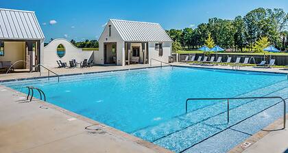 2-bedroom Townhome in Vibrant East Montgomery neighborhood