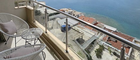 Appartement Deluxe, balcon, vue sur la mer | Terrasse/patio