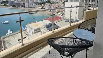Deluxe appartement, balkon, uitzicht op zee | Terras