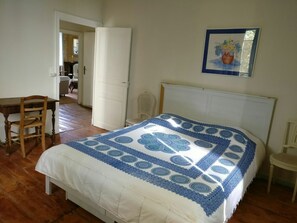 Iron/ironing board, WiFi - Charming Quercynoise House with Private Pool – Peace & Nature in Luzech (Luzech)