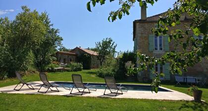Jolie Quercynoise avec piscine privĂ©e â Calme & nature Ă Luzech