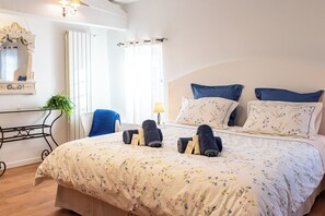 Iron/ironing board, WiFi, bed sheets - Charming guest house in an old pastry mill (Teulat)