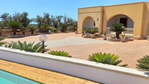 Exterior - Apartment 'Appartamento Lucia' with Sea View, Wi-Fi and Air Conditioning (Marina di Pescoluse)