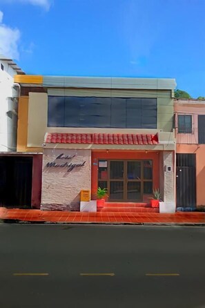 Exterior - HOTEL MADRIGGAL (Portoviejo)