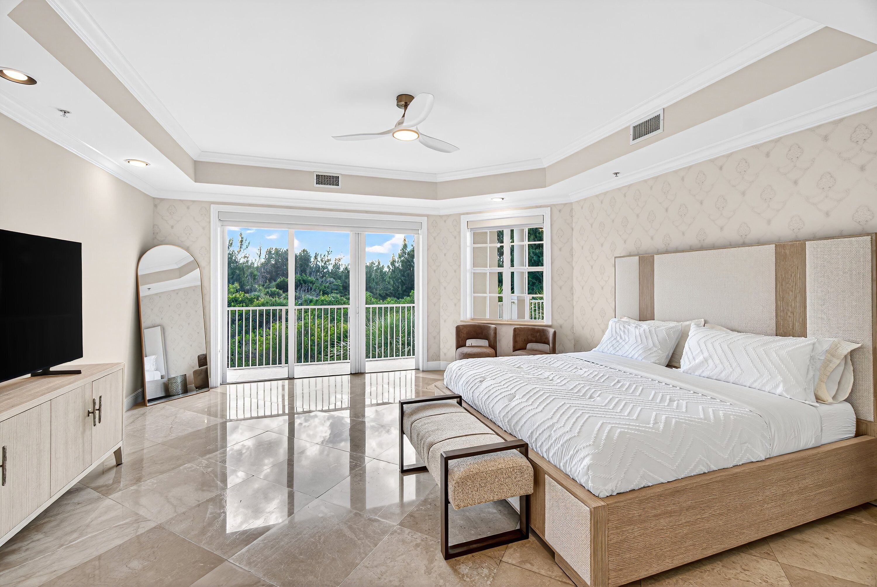 4 bedrooms, WiFi, bed sheets, wheelchair access