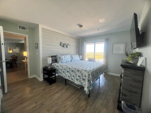 2 bedrooms, Internet, bed sheets - Seaside Hideaway- loaded with resort amenities! (Myrtle Beach)