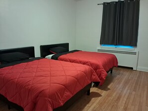 Iron/ironing board, WiFi, bed sheets - Charming 1-bedroom apartment in Montréal perfect for your getaway (Montréal)