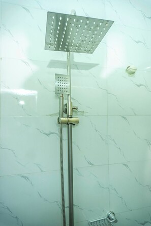 Hair dryer, bidet, towels, toilet paper - Elegant 1-BR-APT With 24HRS POWER + Starlink WiFi + Stable AC (Lagos)