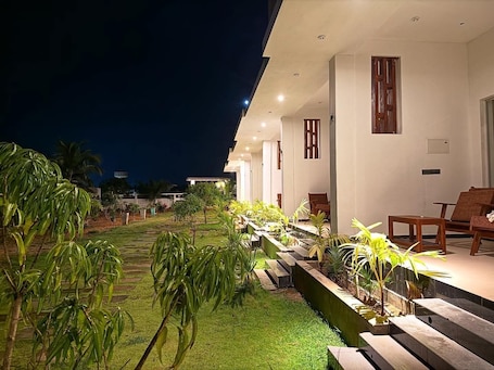 Terrace/patio. ASAI surf inn Arugambay