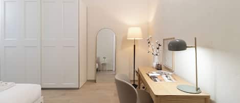 Apartment (2 Bedrooms) | 2 bedrooms, laptop workspace, iron/ironing board, bed sheets