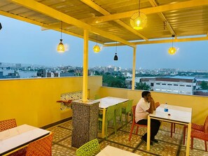 Terrace/patio - Hotel Rudra Shivalika (Jaipur)