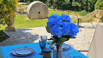 Buiten dineren