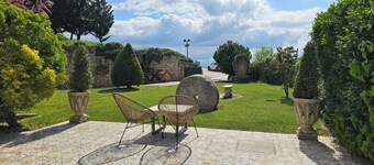 Legado de Zabala, unique & exclusive rural house. With views, garden & solarium!