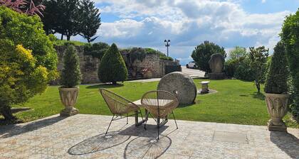 Legado de Zabala, unique & exclusive rural house. With views, garden & solarium!