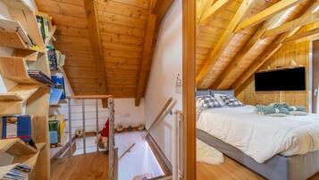4 bedrooms, iron/ironing board