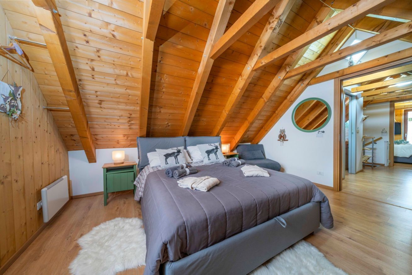4 bedrooms, iron/ironing board