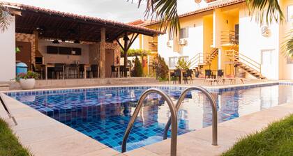 Apto com Wi Fi, Garagem e Piscina a 100m da Praia