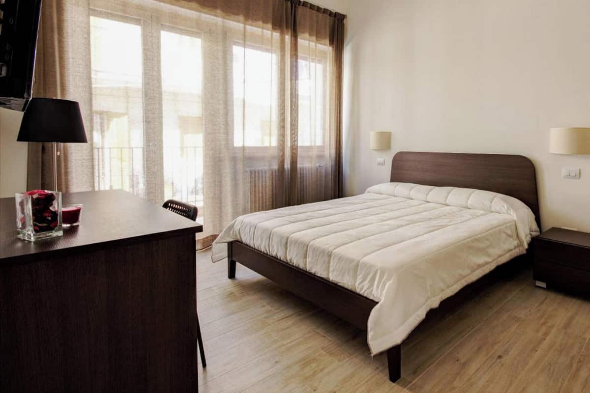 Apartamento clásico | Sistema de insonorización, tabla de planchar con plancha, wifi gratis