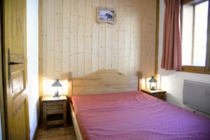 5 chambres, fer et planche à repasser, Wi-Fi