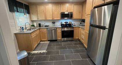 The Architects Suite
Well appointed two bedroom one bath apartment Statesville.