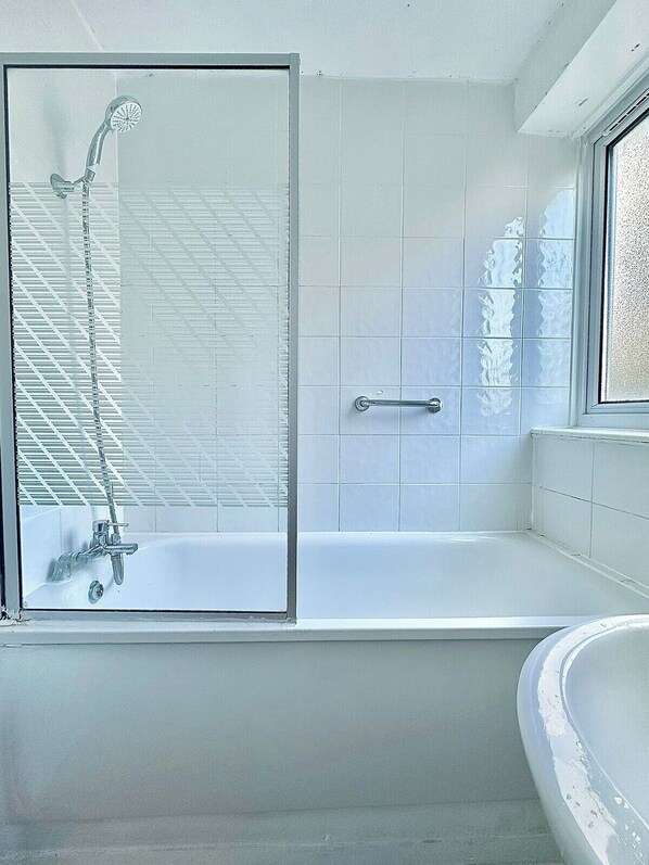 Shower, hair dryer - Central Location Close to Oxford Street (London)