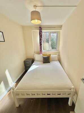 3 bedrooms, iron/ironing board, free WiFi, bed sheets - Central Location Close to Oxford Street (London)