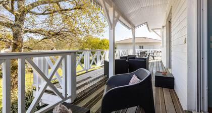 Chambre dâhĂŽtes « La Nomade - Chambre Tahitienne » avec piscine partagĂ©e, terrasse privĂ©e et Wi-Fi