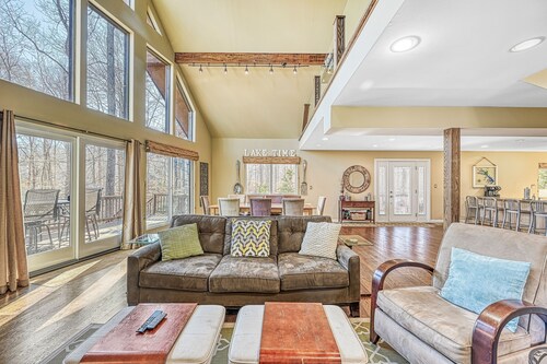 Hidden Gem-Lakefront Serenity