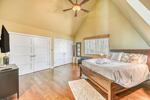 3 bedrooms, desk, iron/ironing board, WiFi