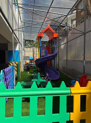 Children’s area - Cozy Kilimani 1 BR Apartment with a Heated Pool, Gym & Fast WiFi near Yaya (Nairobi)