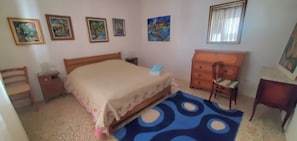 3 chambres, fer et planche Ă repasser, accĂšs Internet, draps fournis