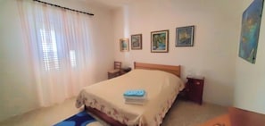 3 chambres, fer et planche Ă repasser, accĂšs Internet, draps fournis