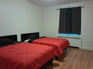 Iron/ironing board, WiFi, bed sheets - Entire rental unit - Montreal, Canada (Montréal)