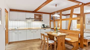 Kühlschrank, Herdplatte, Geschirrspüler