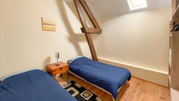 3 chambres, fer et planche à repasser, Wi-Fi, draps fournis