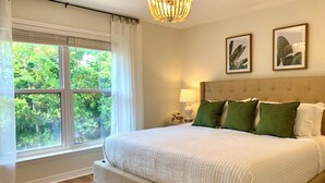 2 chambres, fer et planche à repasser, Wi-Fi, draps fournis