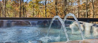 NEW Cabin on 3 Acres W/ Hot Tub+Sauna - Sleeps 8