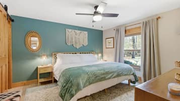 办公桌、熨斗/熨衣板、旅行婴儿床、WiFi