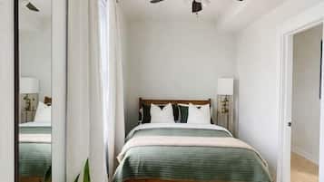 4 bedrooms, iron/ironing board, travel cot, WiFi