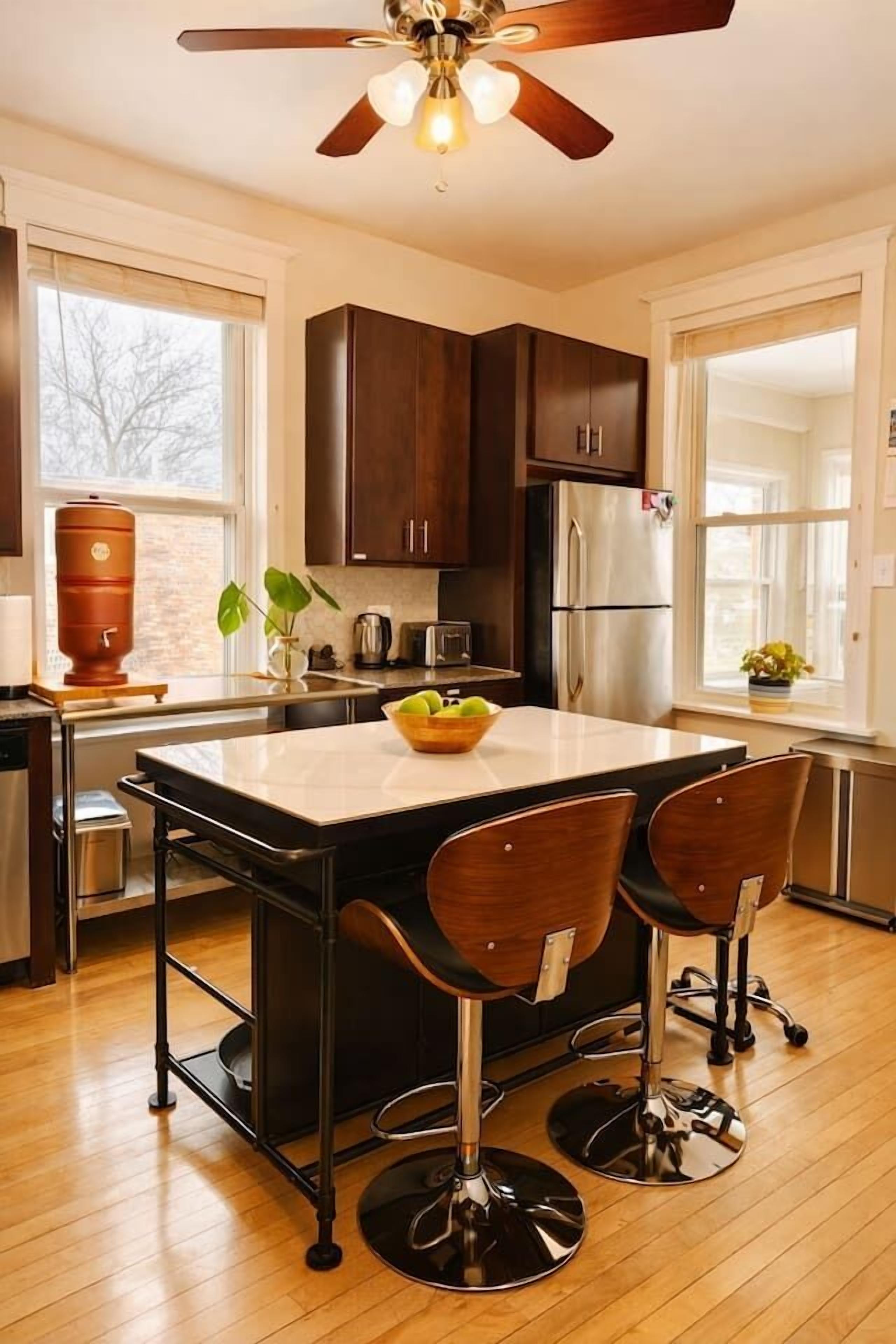 冰箱、微波炉、烤箱、炉灶