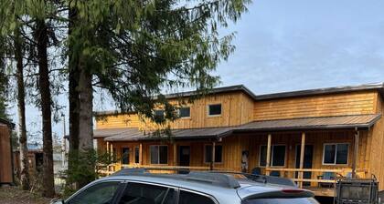 Serene 2-bedroom cabin in Coffman Cove perfect place for your Alaska Adventure