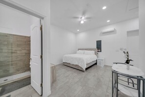 1 bedroom, iron/ironing board, WiFi, bed sheets - Private Studio Near Hospital, Wi-Fi, Self Check-In (Lehigh Acres)