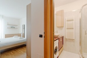 Dusche, Bidet, Handtücher