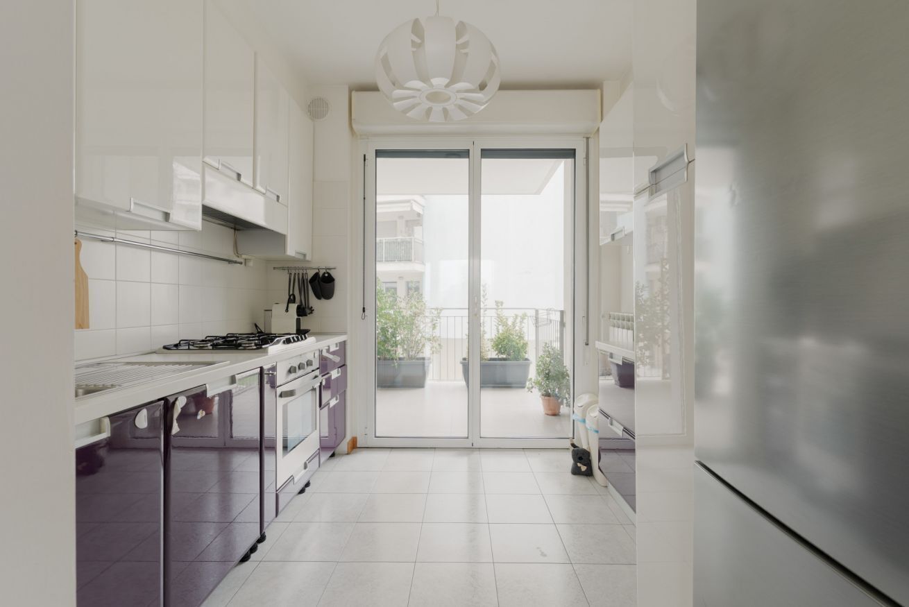 Kühlschrank, Mikrowelle, Geschirrspüler, Toaster