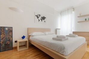 2 bedrooms, iron/ironing board - GuestHost - Cozy 93sqm apartment, ideal for groups of 4 people, located on the second floor of a building with an elevator(NOT suitable for disabled people).The accommodation is located in the Milano Santa Giulia district, a residential area away from th (Milan)