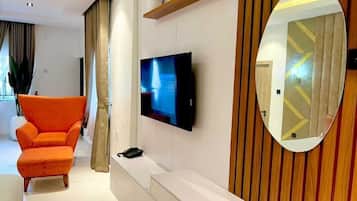 Apartment, 3 Bedrooms, Balcony | Interior